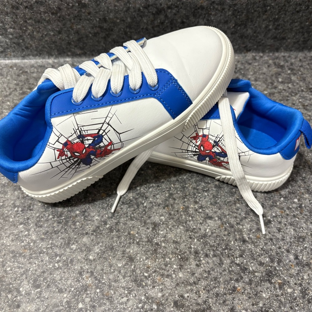 Kids White & Blue Spider Graphic Sneakers